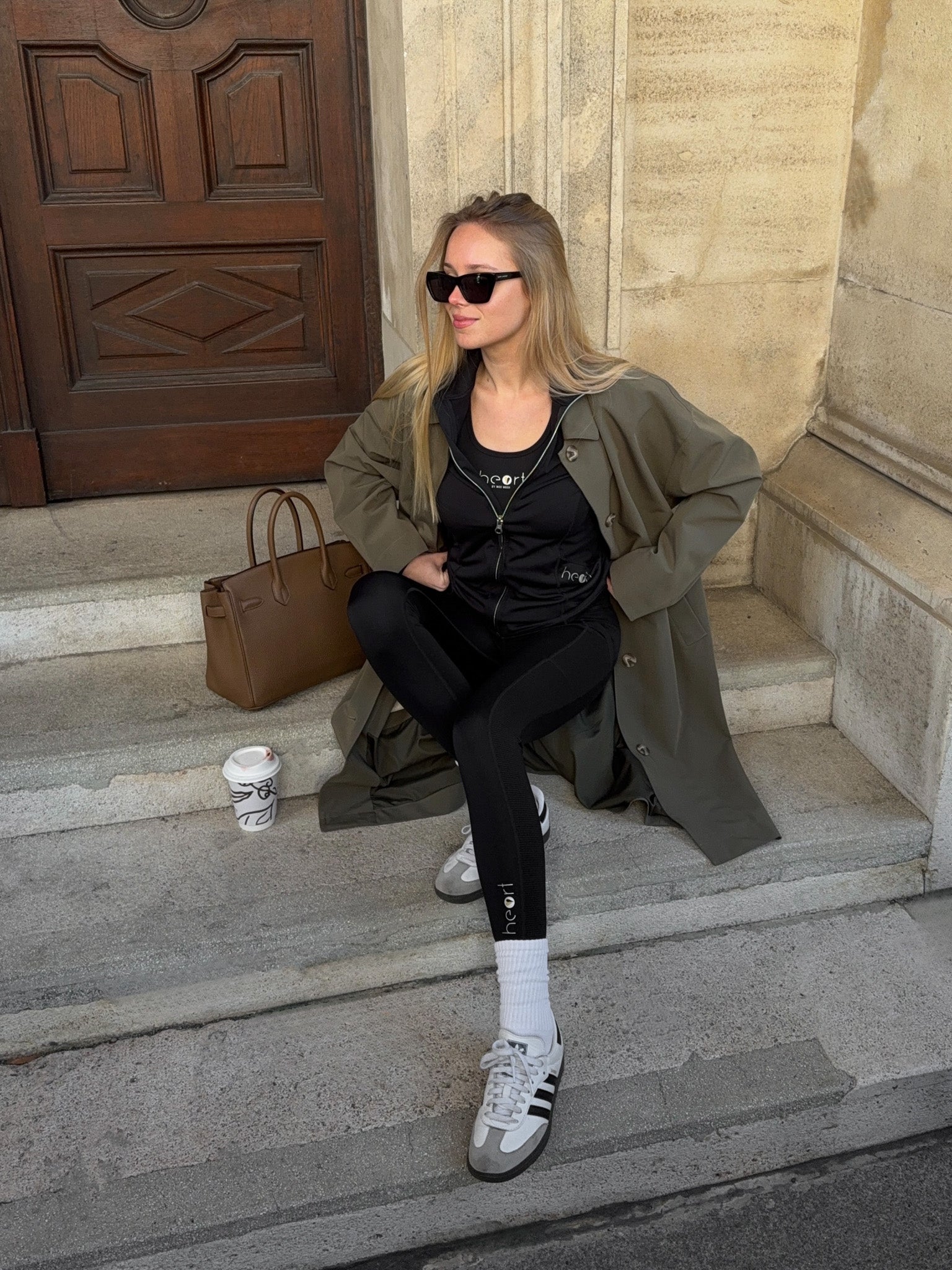 Modelshot / Black / Detail